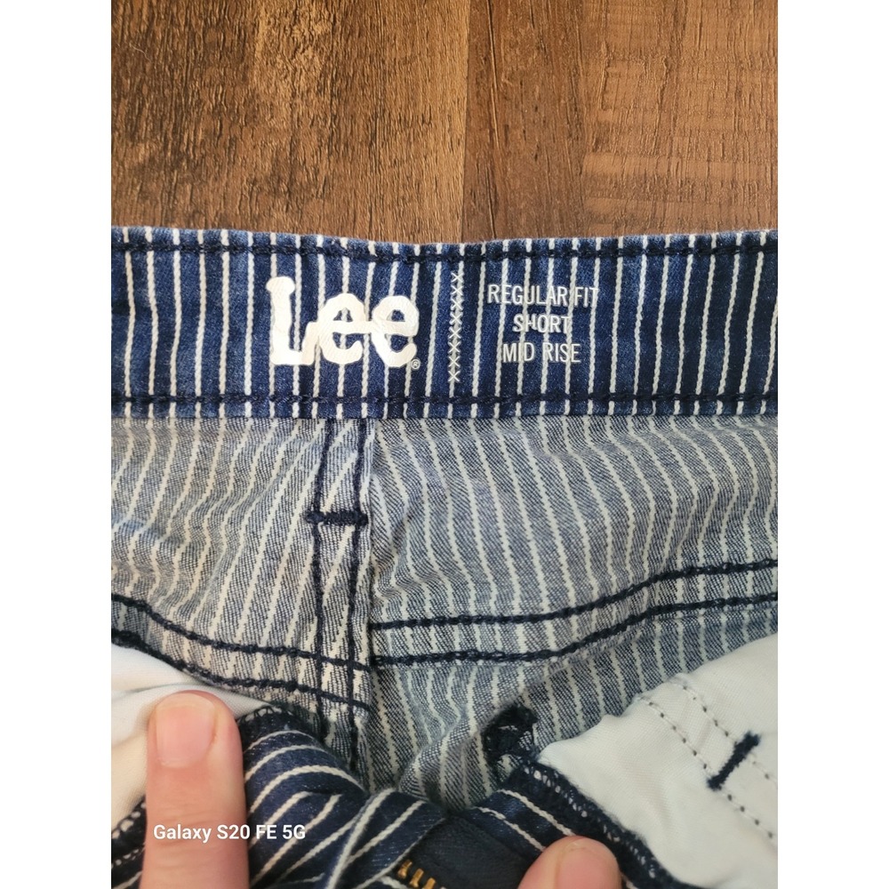 Lee shorts, blue and white Nautical stripes, regular fit, mid rise, Womens SZ 6